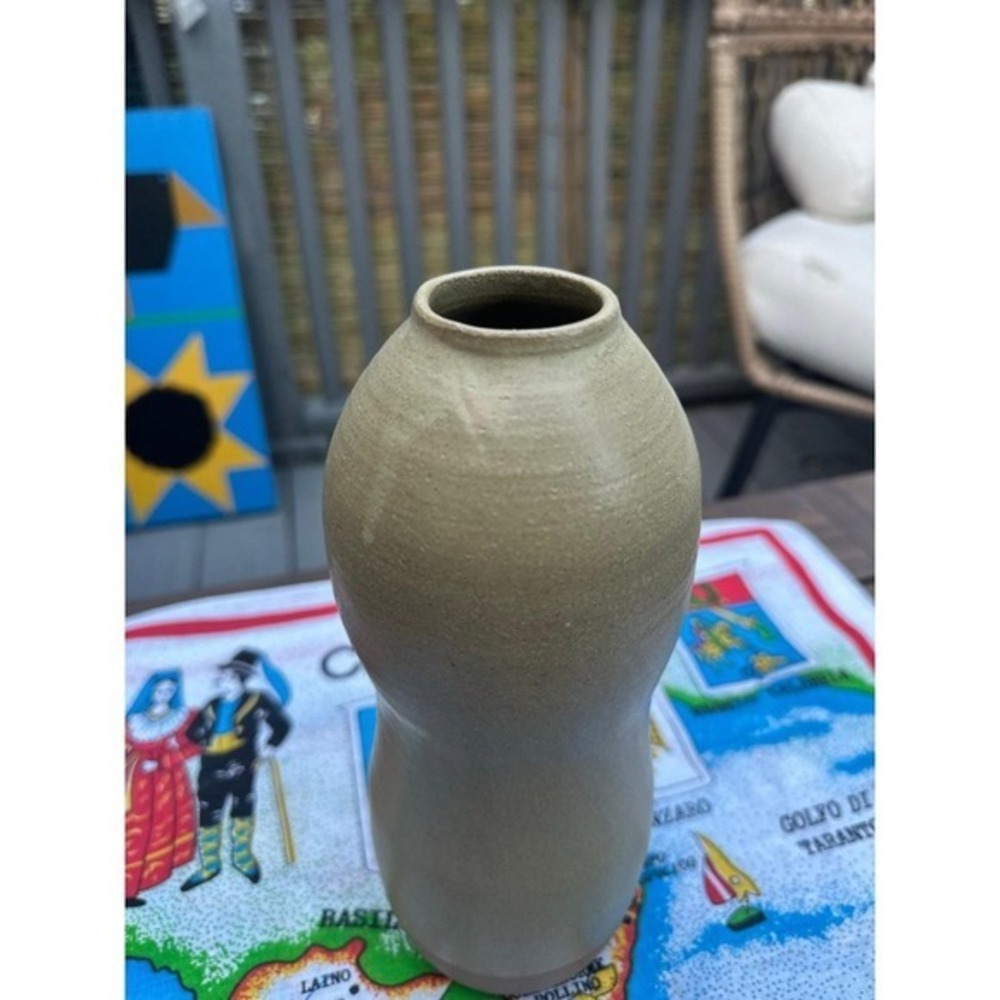 MAEK* Studio Pottery Stoneware Vase Minimalist Sand Glaze Handcrafted Decor